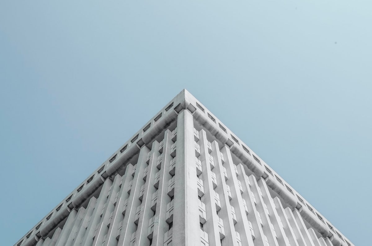 虎扑足球-U23国足队医跟队三年,本届亚洲杯夺亚后所属公司奖励他10万元